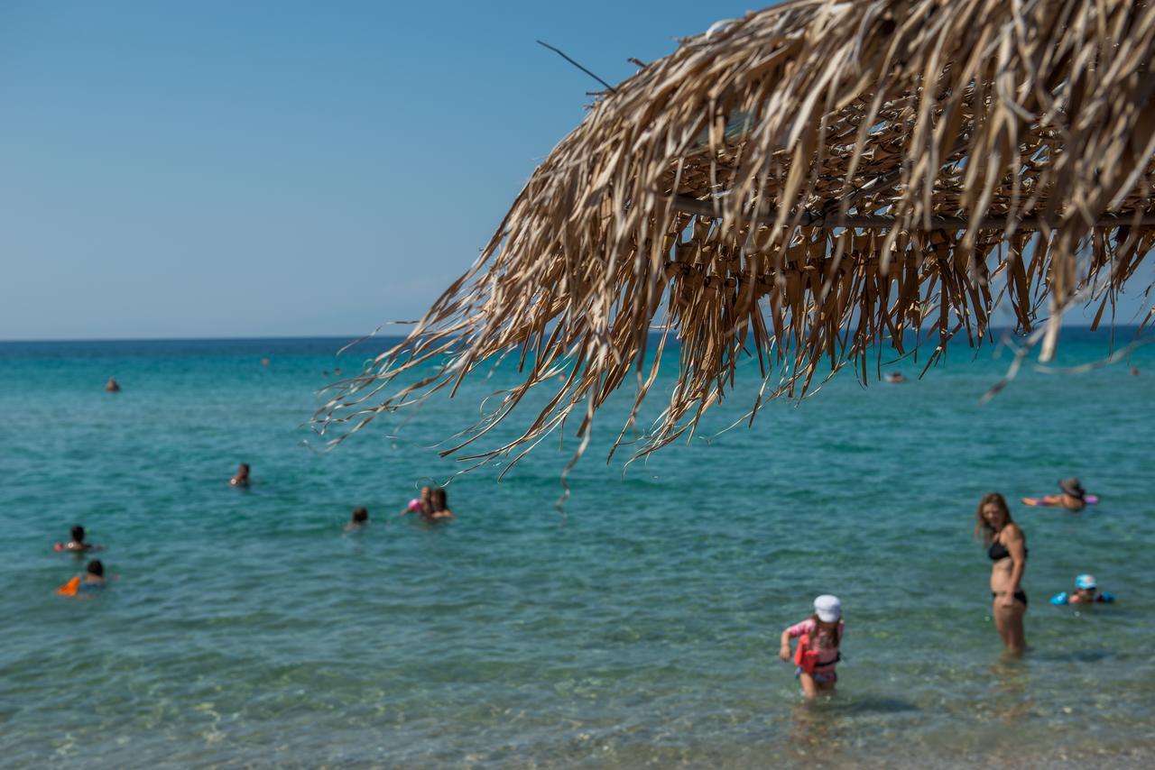 Georgalas Sun Beach Rooms Nea Kallikrateia Kültér fotó